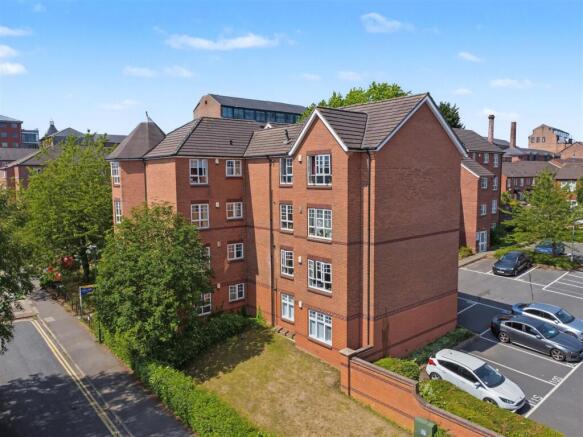2 bed property, in Raleigh Street, £130,000