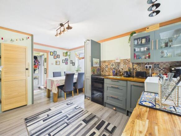 3 bed property, in Bury Bar, £160,000