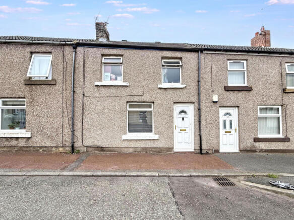 2 bed property, in Caroline Street, £44,000