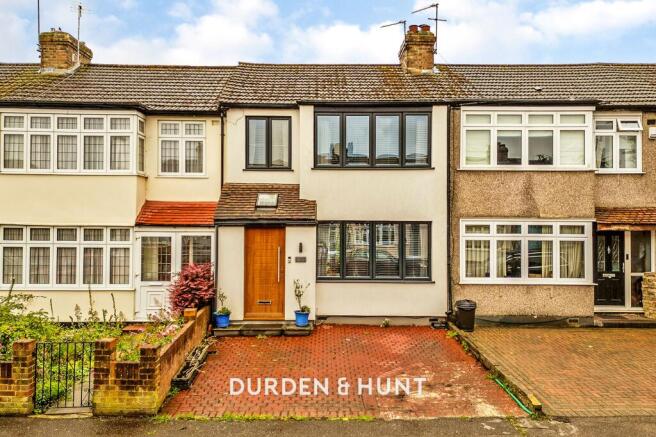 3 bed property, in Acacia Avenue, £500,000