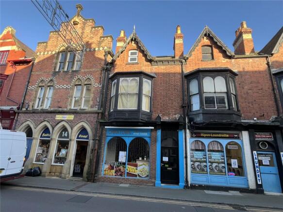 2 bed property, in North Street, £120,000