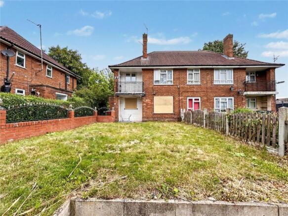 2 bed property, in Fearnville Drive, £75,000