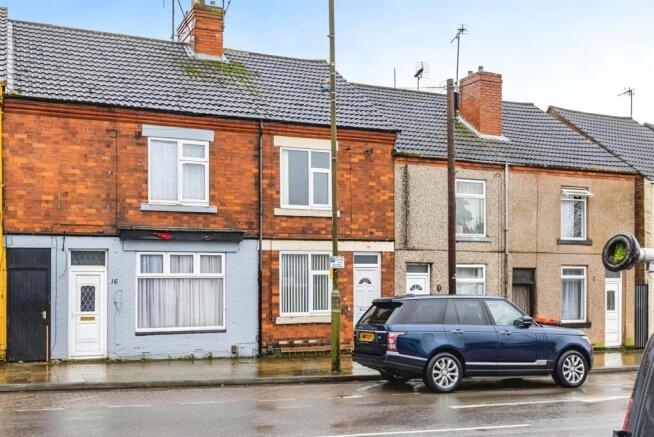 2 bed property, in Station Street, £110,000