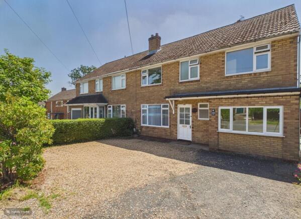 5 bed property, in Mytton Oak Road, £375,000