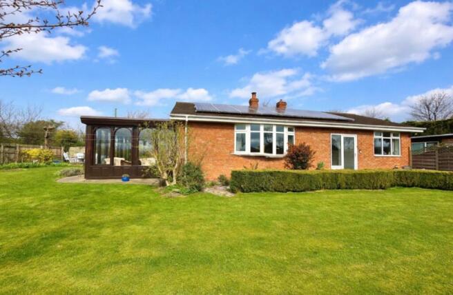 4 bed property, in Tanton Close, £420,000