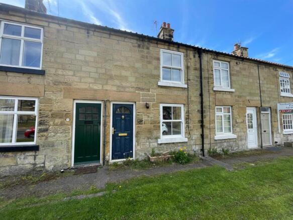 2 bed property, in 21 West End, £170,000