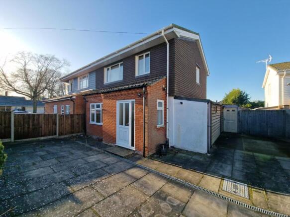 4 bed property, in Shepherd Close, £240,000