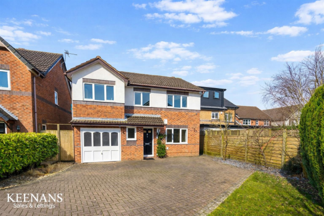 4 bed property, in Smithills Hall Close, £450,000