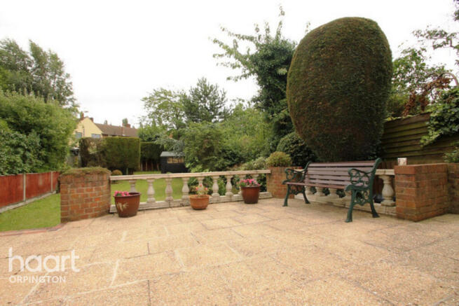 3 bed property, in Brownspring Drive, £675,000