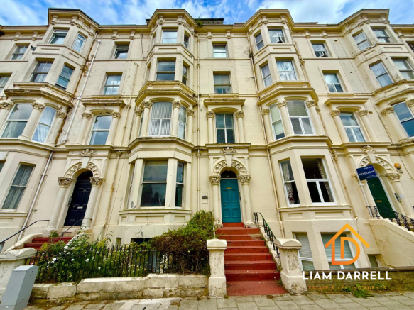 2 bed property, in Albion Road, £70,000