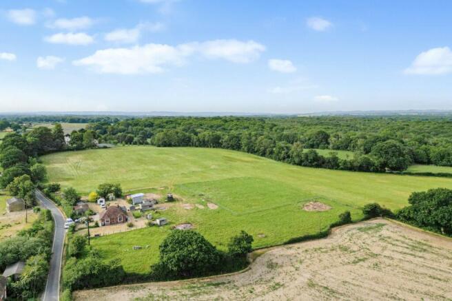 2 bed property, in Ash Hill, £750,000