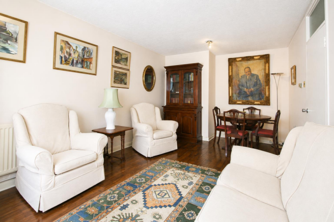 2 bed property, in West Hill, £380,000