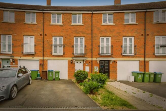 4 bed property, in Noble Crescent, £410,000