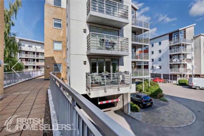 2 bed property, in Kingfisher Meadow, £200,000