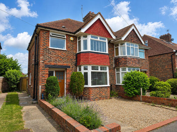 3 bed property, in Phoenix Way, £525,000