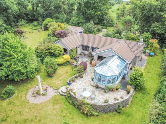 4 bed property, in Yelverton, £795,000