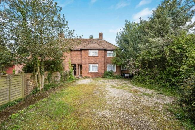 3 bed property, in Chapel Close, £475,000