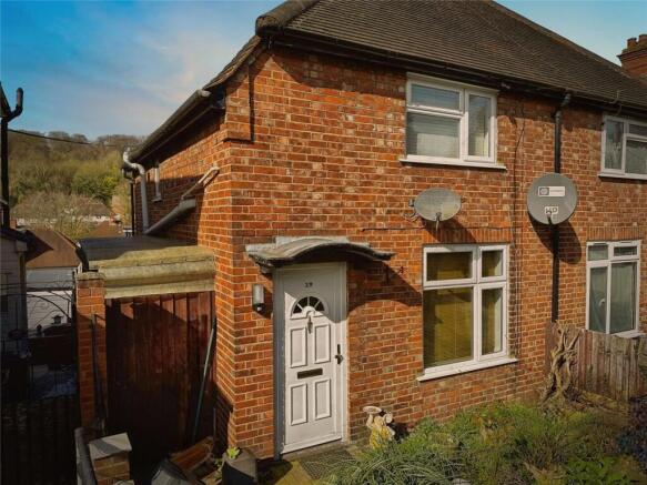 2 bed property, in Wayside, £350,000