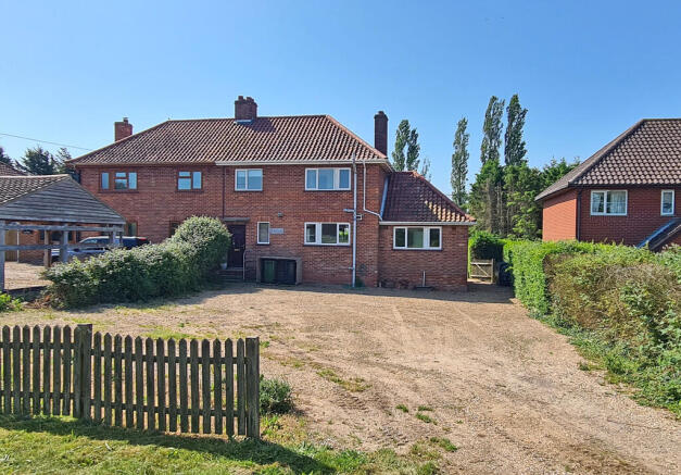 3 bed property, in Aylsham Road, £230,000