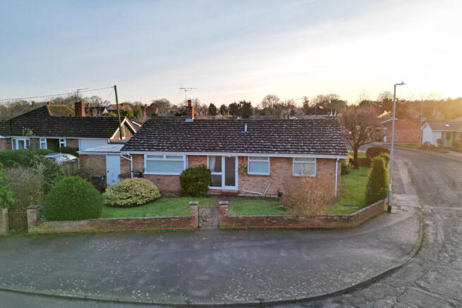 3 bed property, in 1 Aldous Close, £425,000
