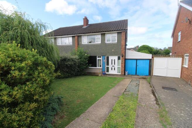 3 bed property, in Pevensey Road, £350,000