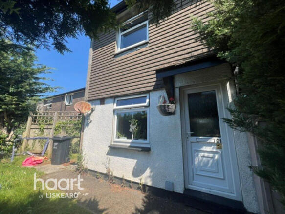 2 bed property, in Liskeard PL14, £160,000