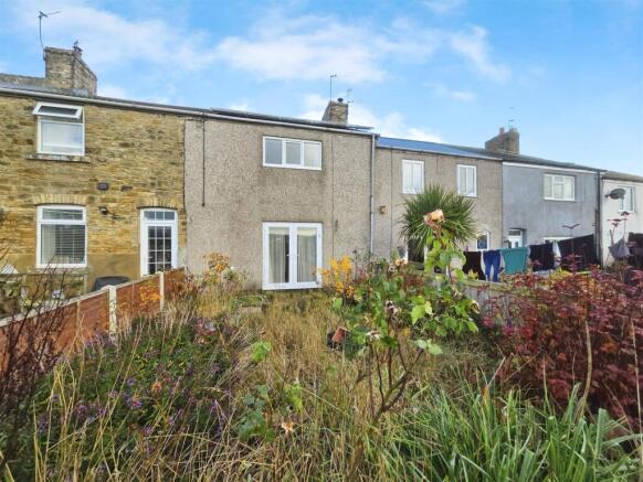 2 bed property, in Greenhead, £60,000