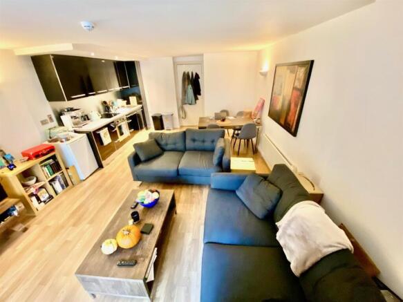 2 bed property, in West Point, £247,500