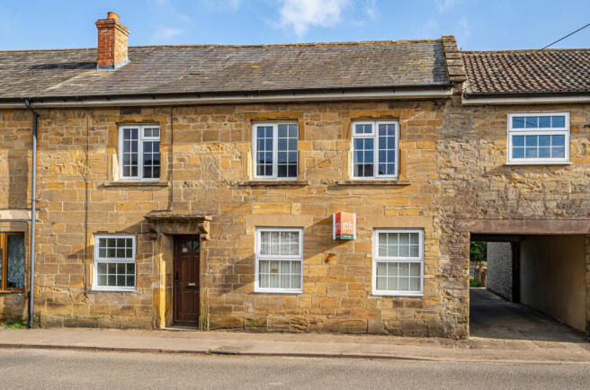 4 bed property, in West Street, £250,000