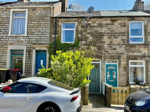 2 bed property, in Grasmere Road, £182,950