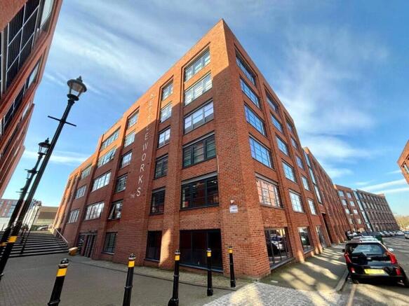 1 bed property, in Pope Street, £140,000