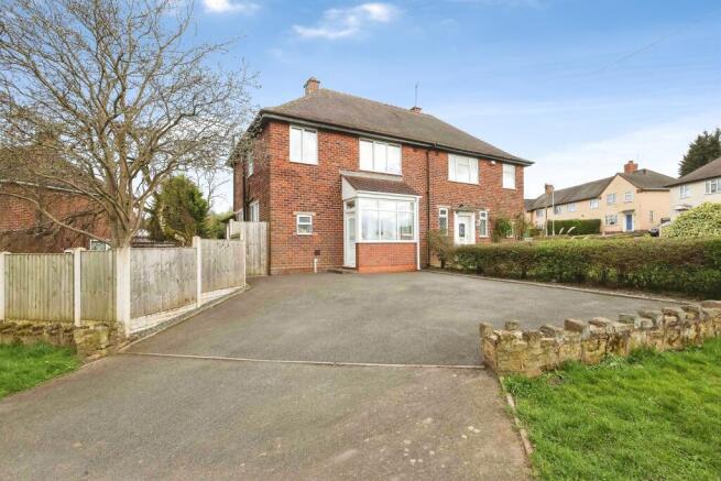3 bed property, in New Farm Road, £220,000