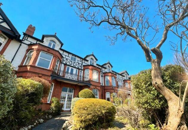 6 bed property, in Whitehall Road, £395,000