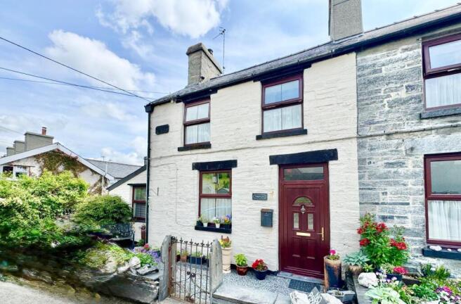 4 bed property, in High Street, £259,500