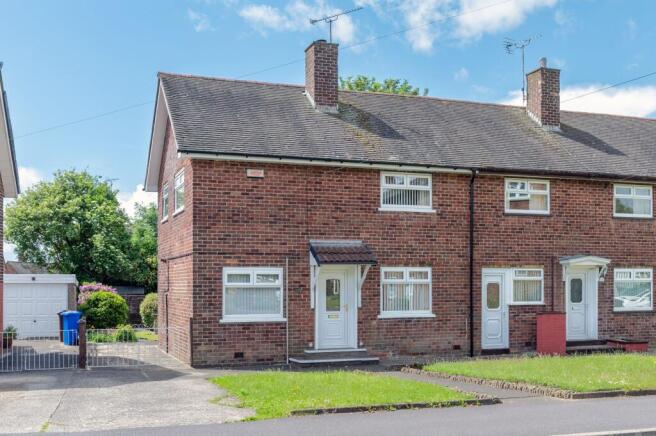 3 bed property, in Lupton Road, £170,000