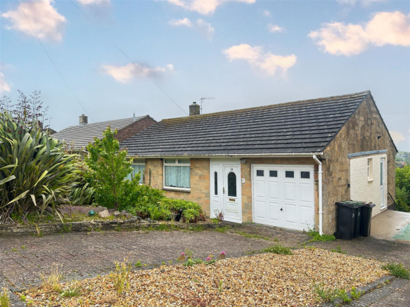 2 bed property, in Churchward Avenue, £350,000