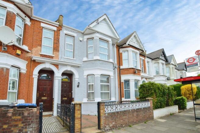 4 bed property, in Doyle Gardens, £1,200,000