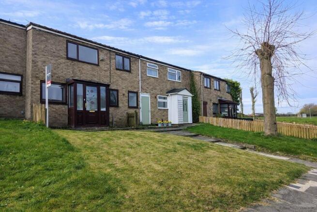 3 bed property, in Colinton, £127,000