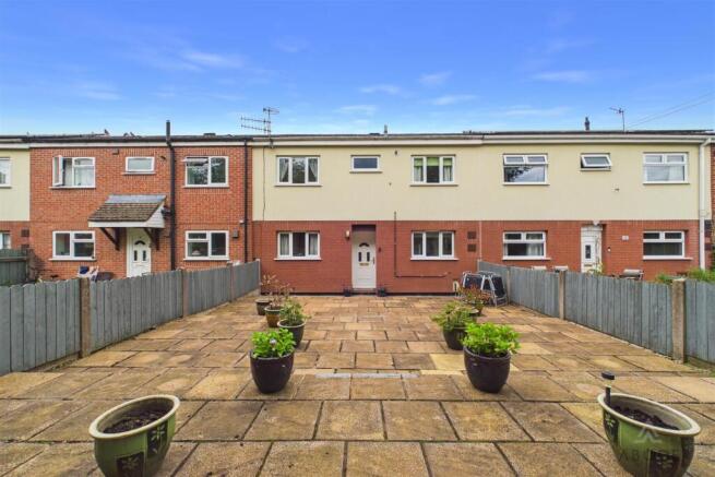 3 bed property, in Brookside, £210,000