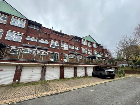 1 bed property, in Lighthorne Avenue, £95,000