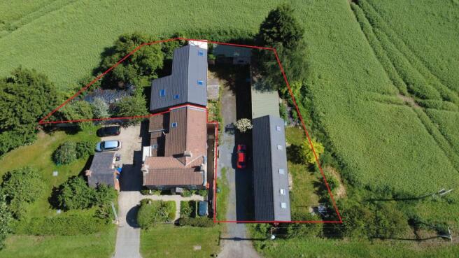 5 bed property, in The Barn, £395,000