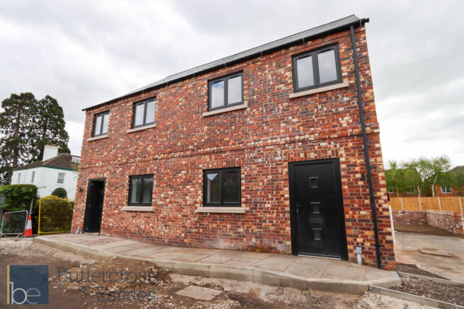 3 bed property, in Mills Drive, £240,000