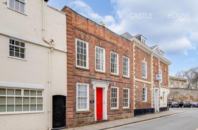 6 bed property, in Castle Street, £745,000