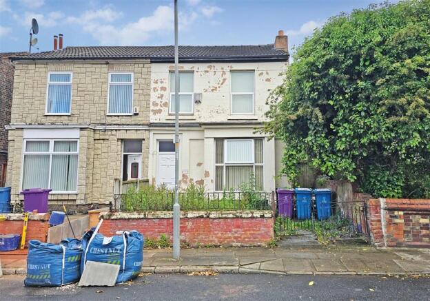 4 bed property, in Laburnum Road, £105,000