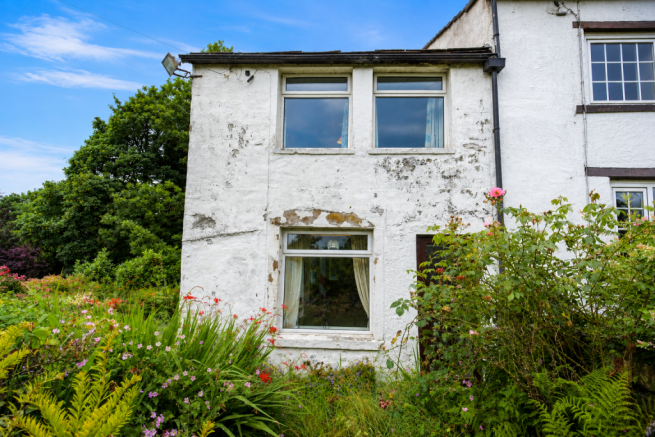 2 bed property, in 18 Wilkinson Street, £60,000