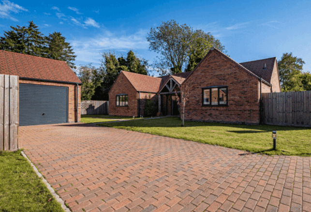 3 bed property, in The Beeches, £475,000