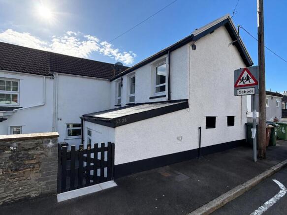 1 bed property, in Whitethorne Street, £105,000