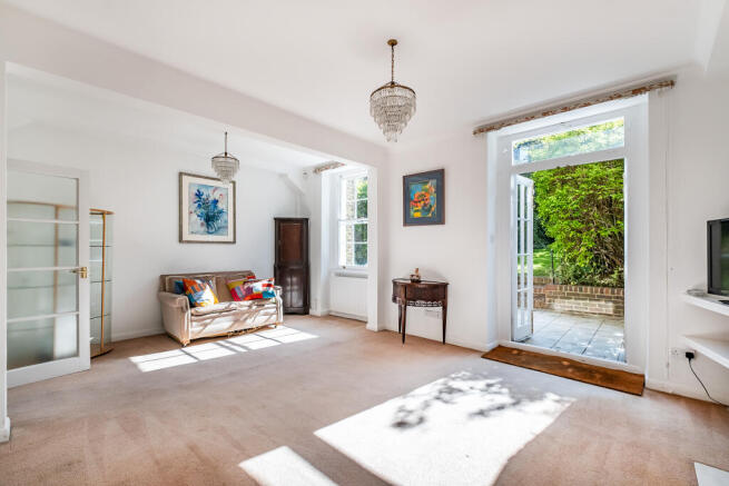 2 bed property, in Marlborough Place, £1,395,000
