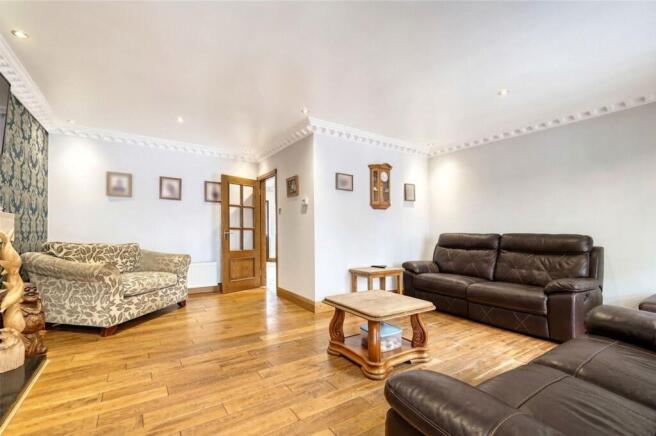 4 bed property, in Bommel Avenue, £425,000