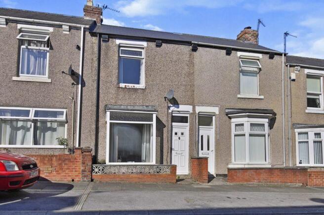 2 bed property, in Lanark Terrace, £60,000